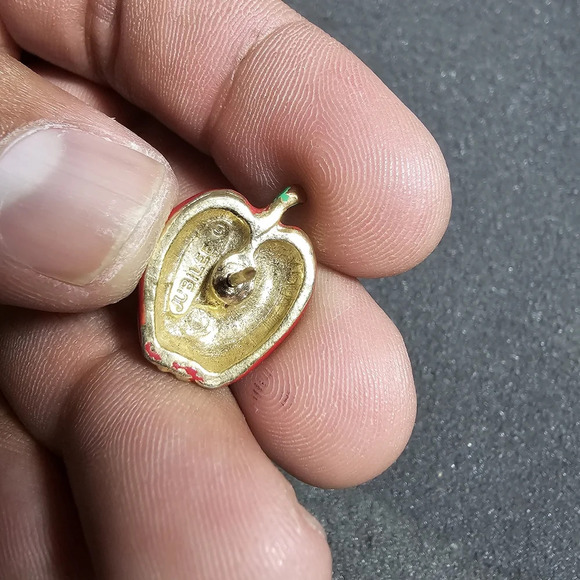 Vintage Jubilee Enamel Lapel Pin Red And Green Over Brass Gold Tone shows signs - Picture 3 of 5